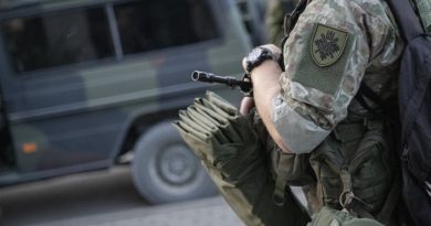 Seimas po svarstymo pritarė siūlymui dar 3 mėnesiams pratęsti ekstremaliųjų situacijų metu kariams suteiktus įgaliojimus jiems nepavaldžių asmenų atžvilgiu